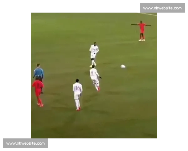 神仙球！皇家社会前场连线，对手门将望球兴叹